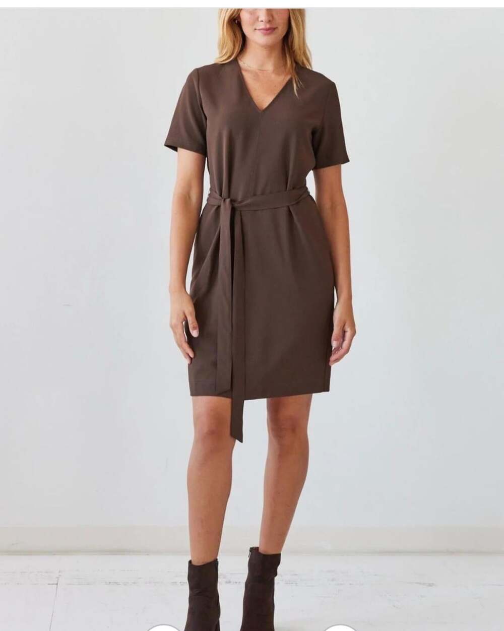 Brass The All Day Size M Dress Black V-Neck Short Sleeve Tie Waist Pockets